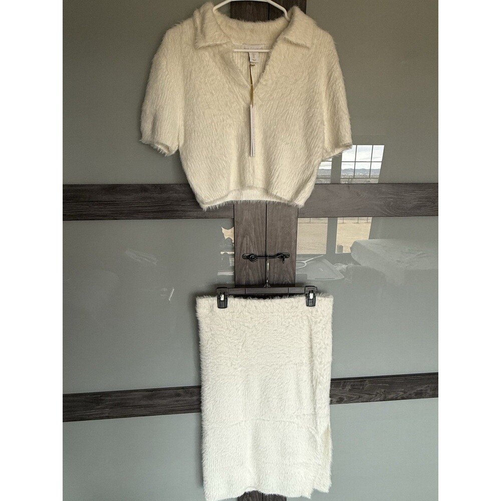 House of Harlow 1960 Women's Two Piece Fuzzy Set Size Large NWT